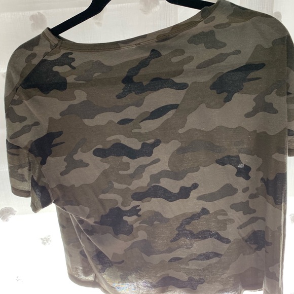 Shirt - Picture 4 of 4